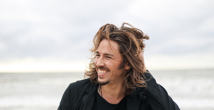 Titelbild_GilOfarim-Pressefoto-4-Credit-InaBohnsack