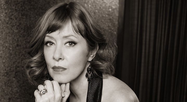 Suzanne Vega_Credit_George Holz 720_380