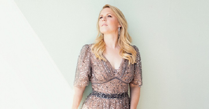 Patricia_Kelly_Website-720-380